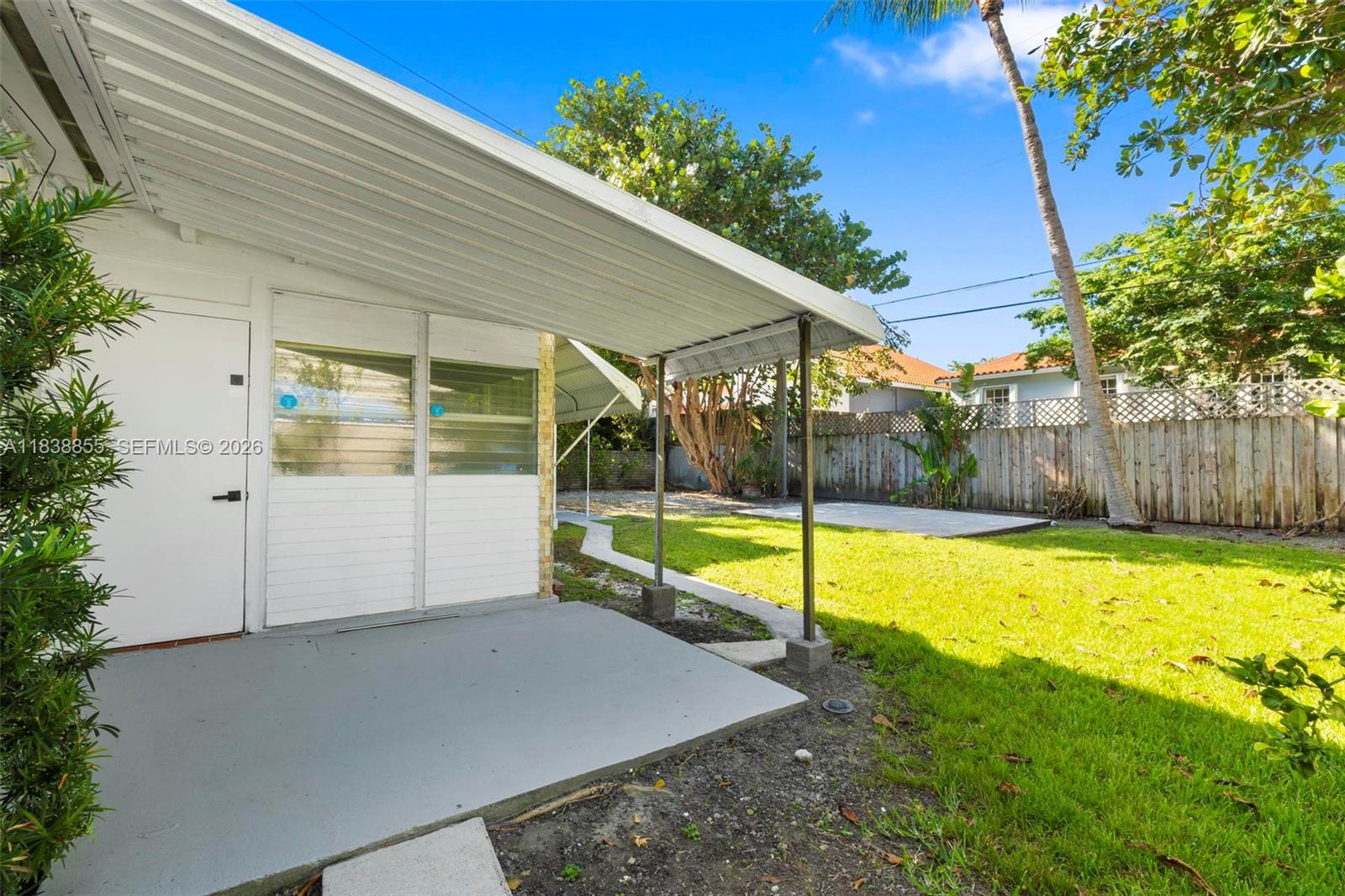 738 Fernwood Rd