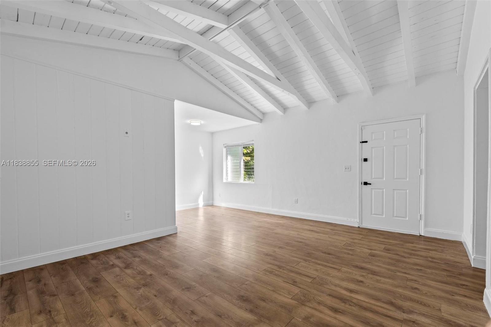 738 Fernwood Rd