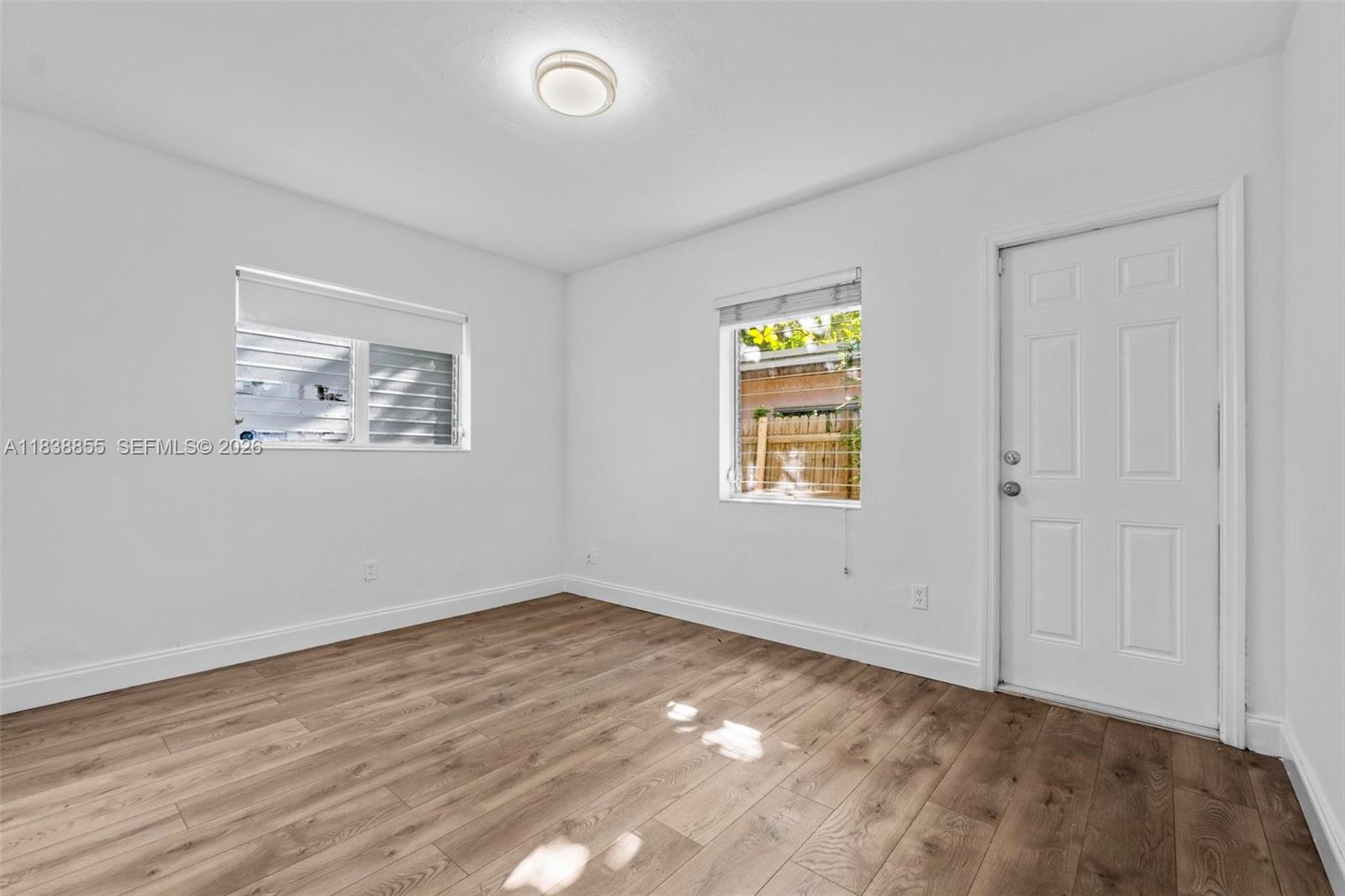738 Fernwood Rd