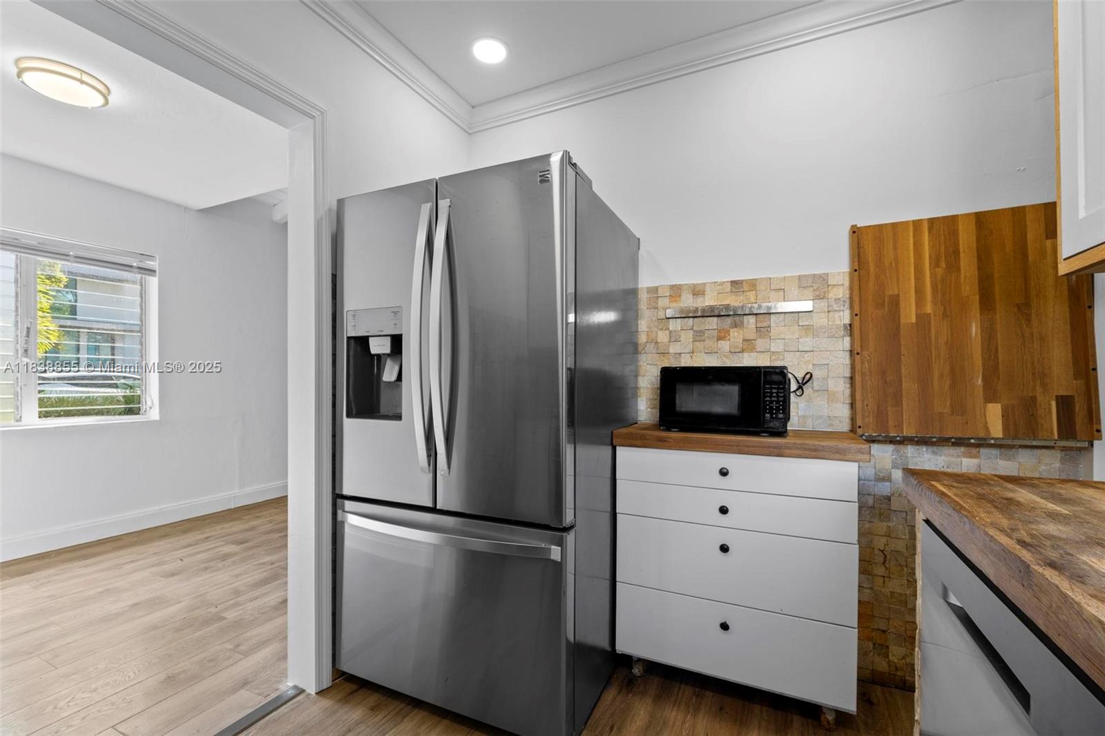 738 Fernwood Rd