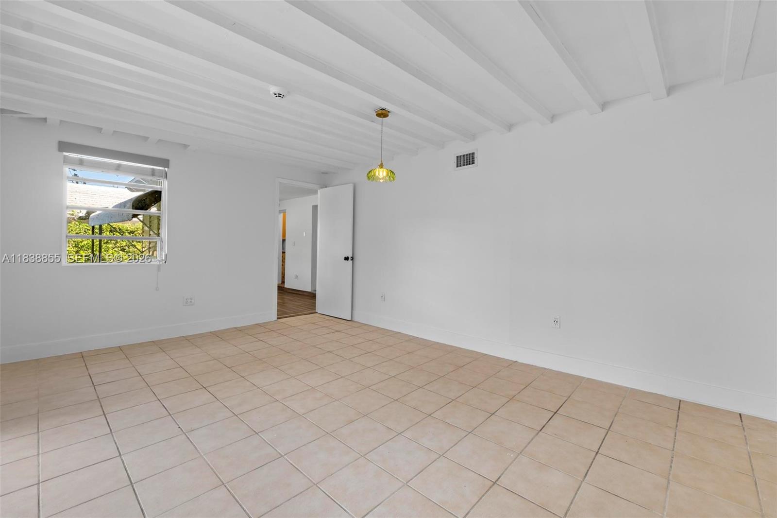 738 Fernwood Rd
