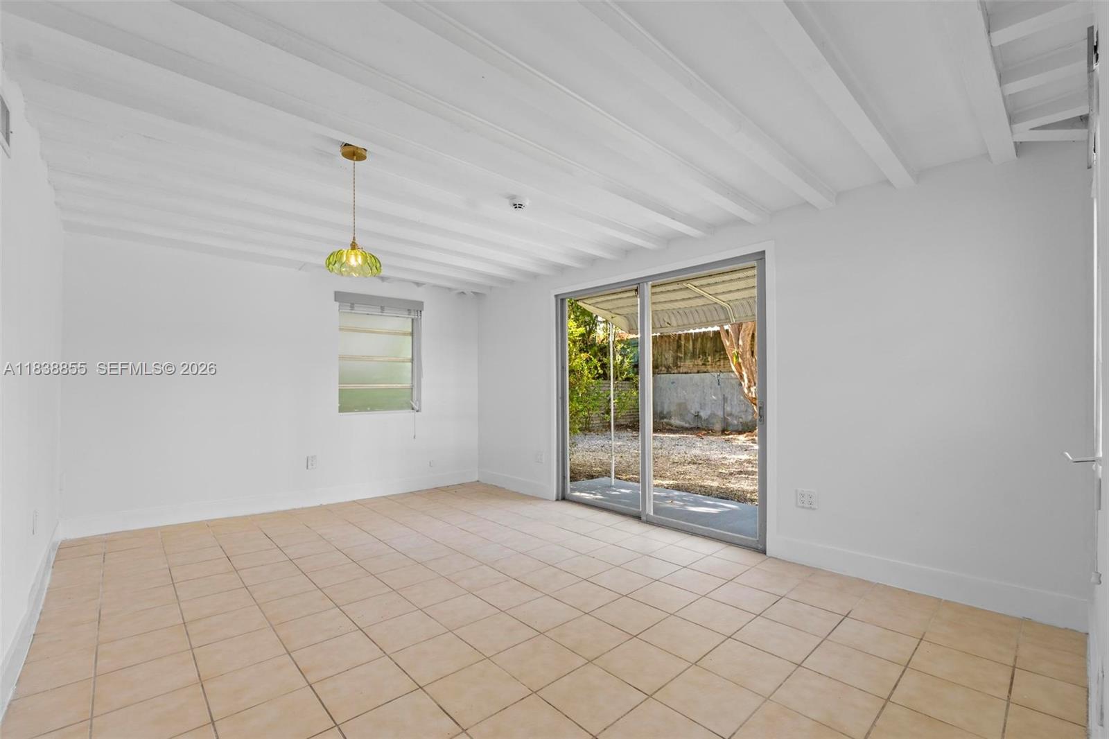 738 Fernwood Rd
