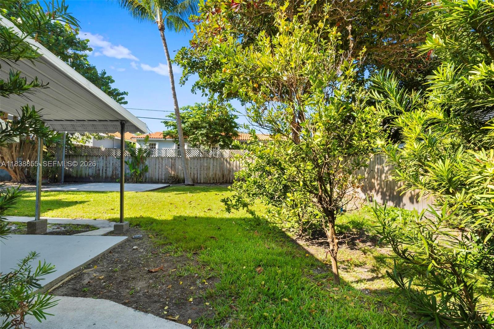 738 Fernwood Rd