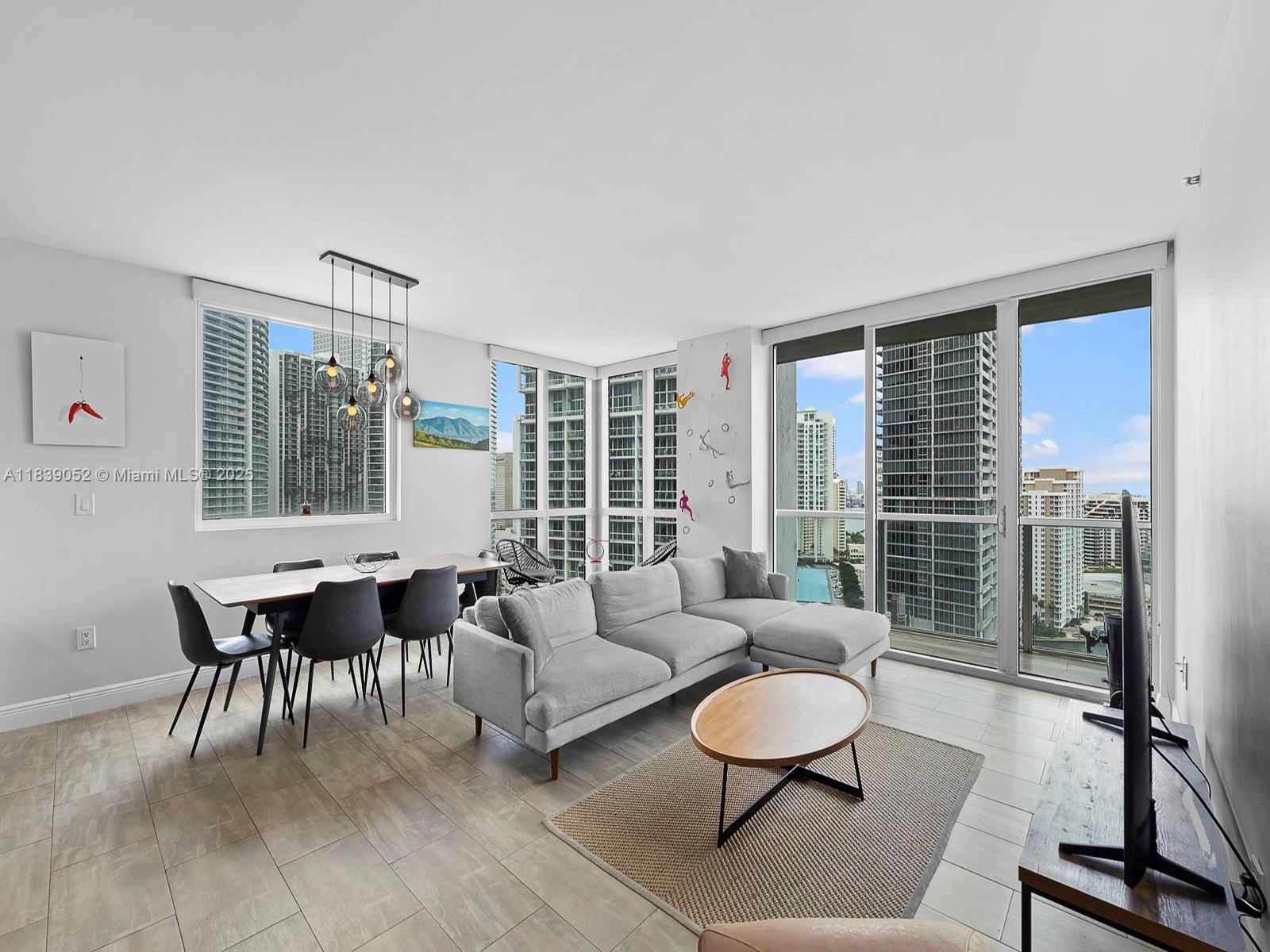 500 Brickell Ave # 2501