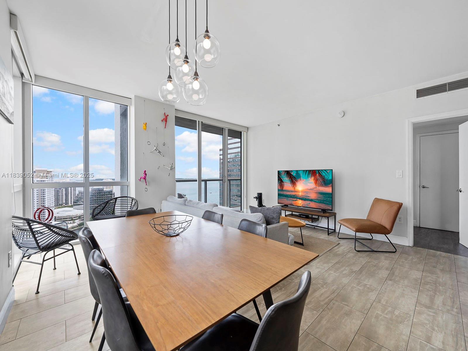 500 Brickell Ave # 2501