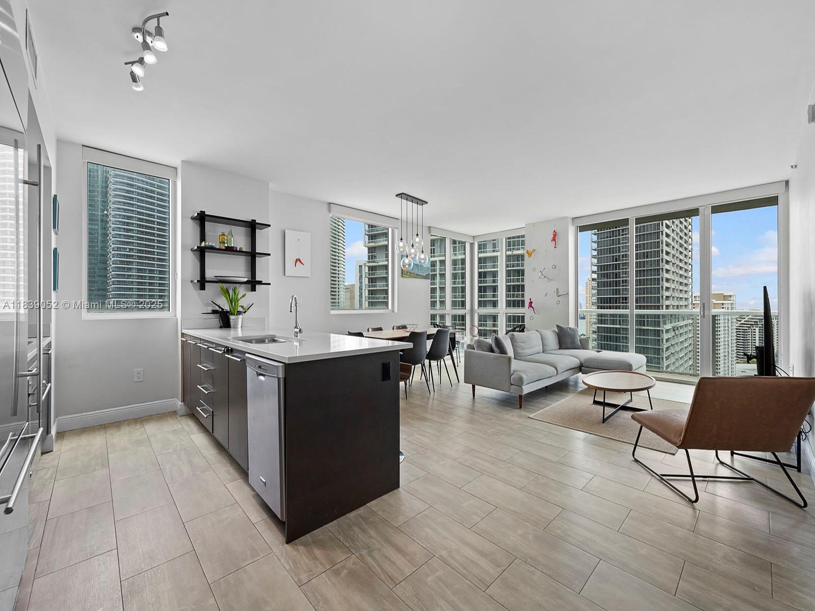 500 Brickell Ave # 2501