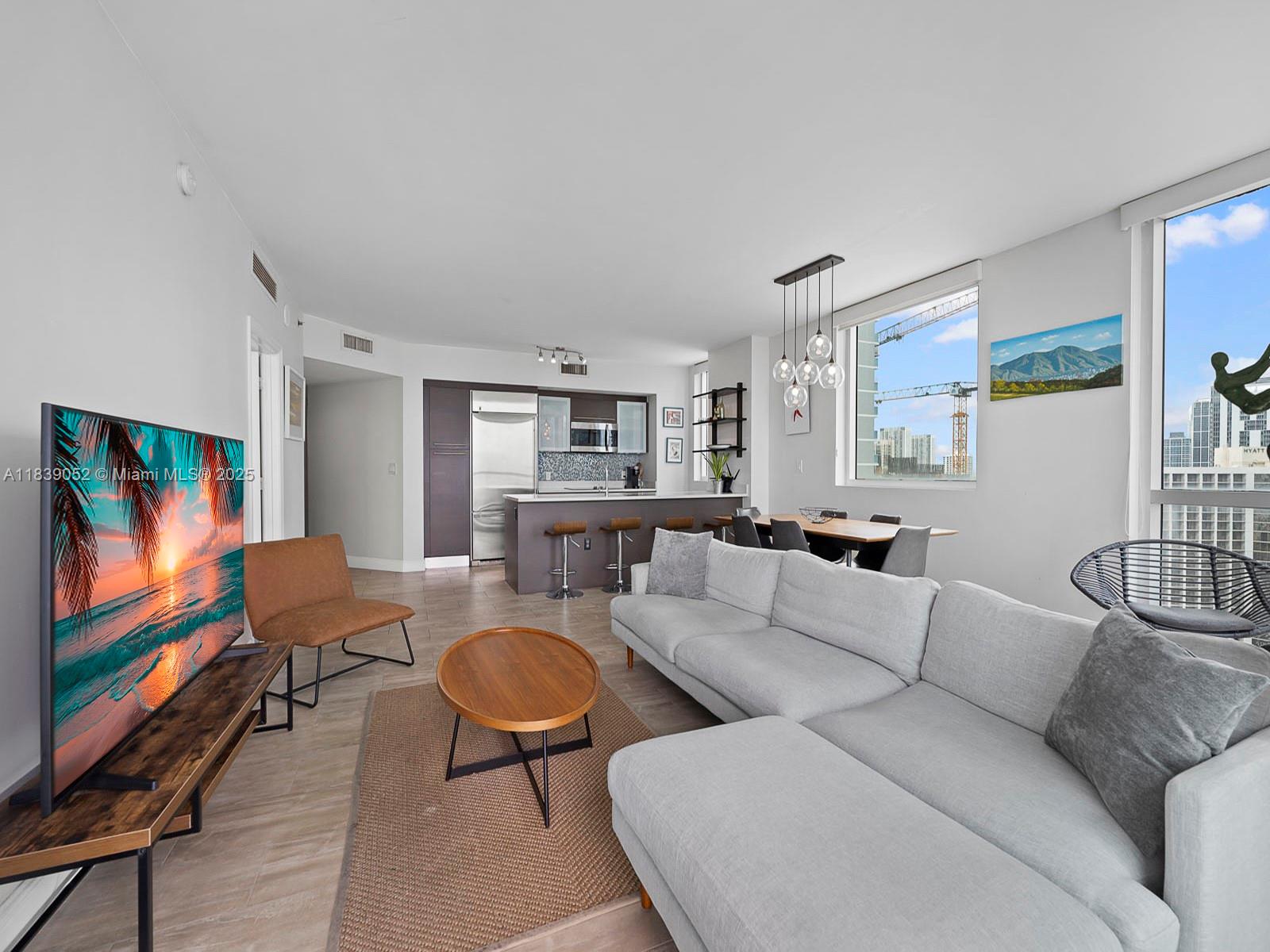 500 Brickell Ave # 2501