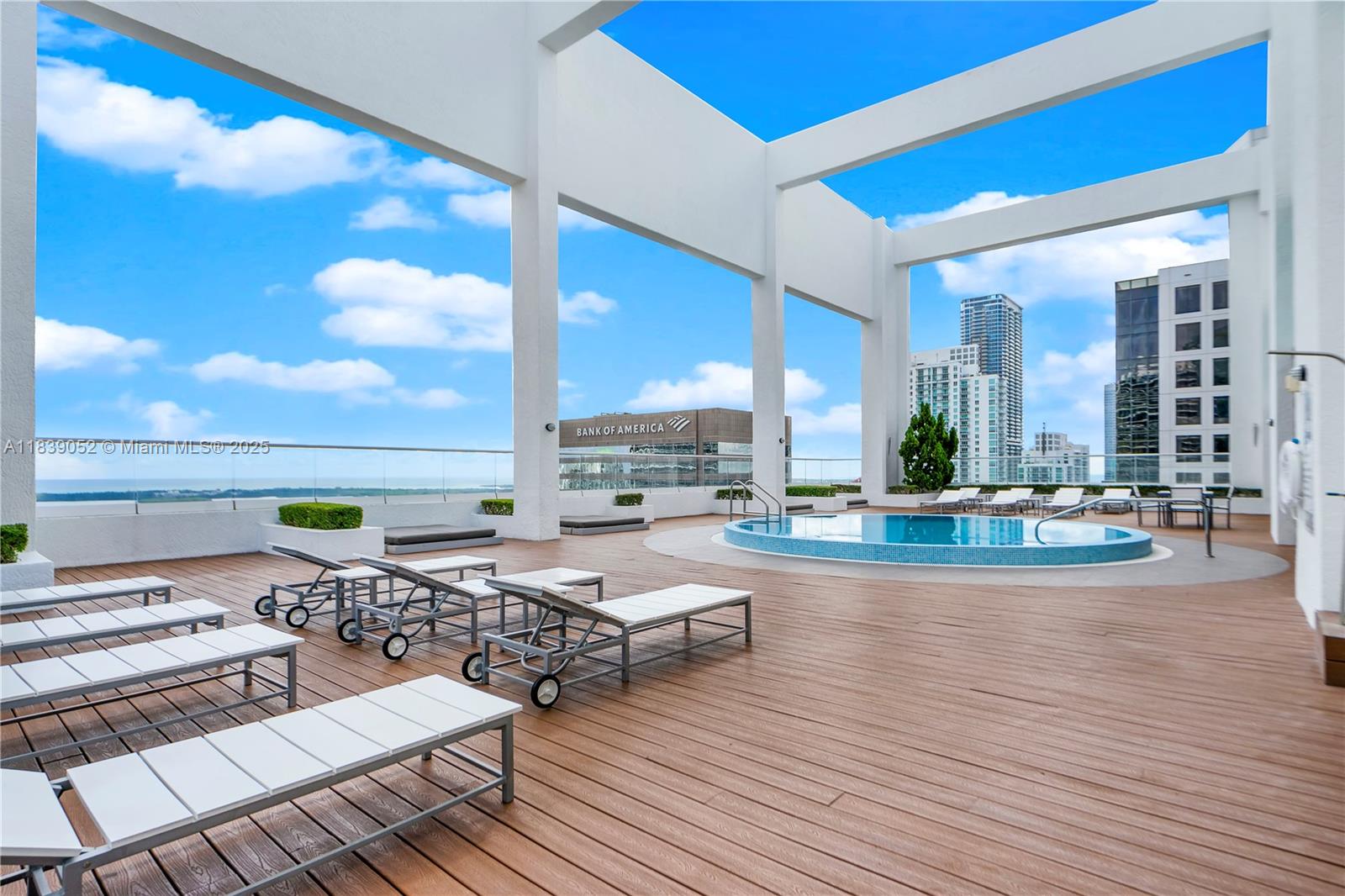 500 Brickell Ave # 2501