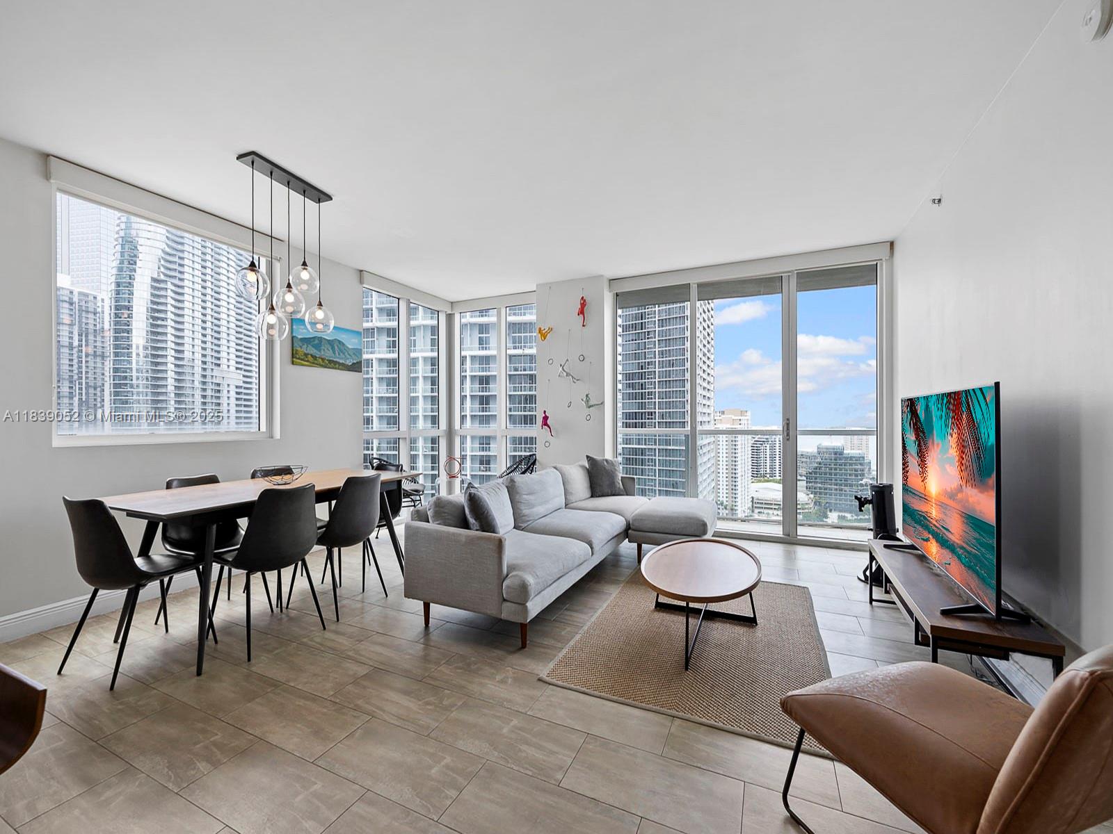 500 Brickell Ave # 2501