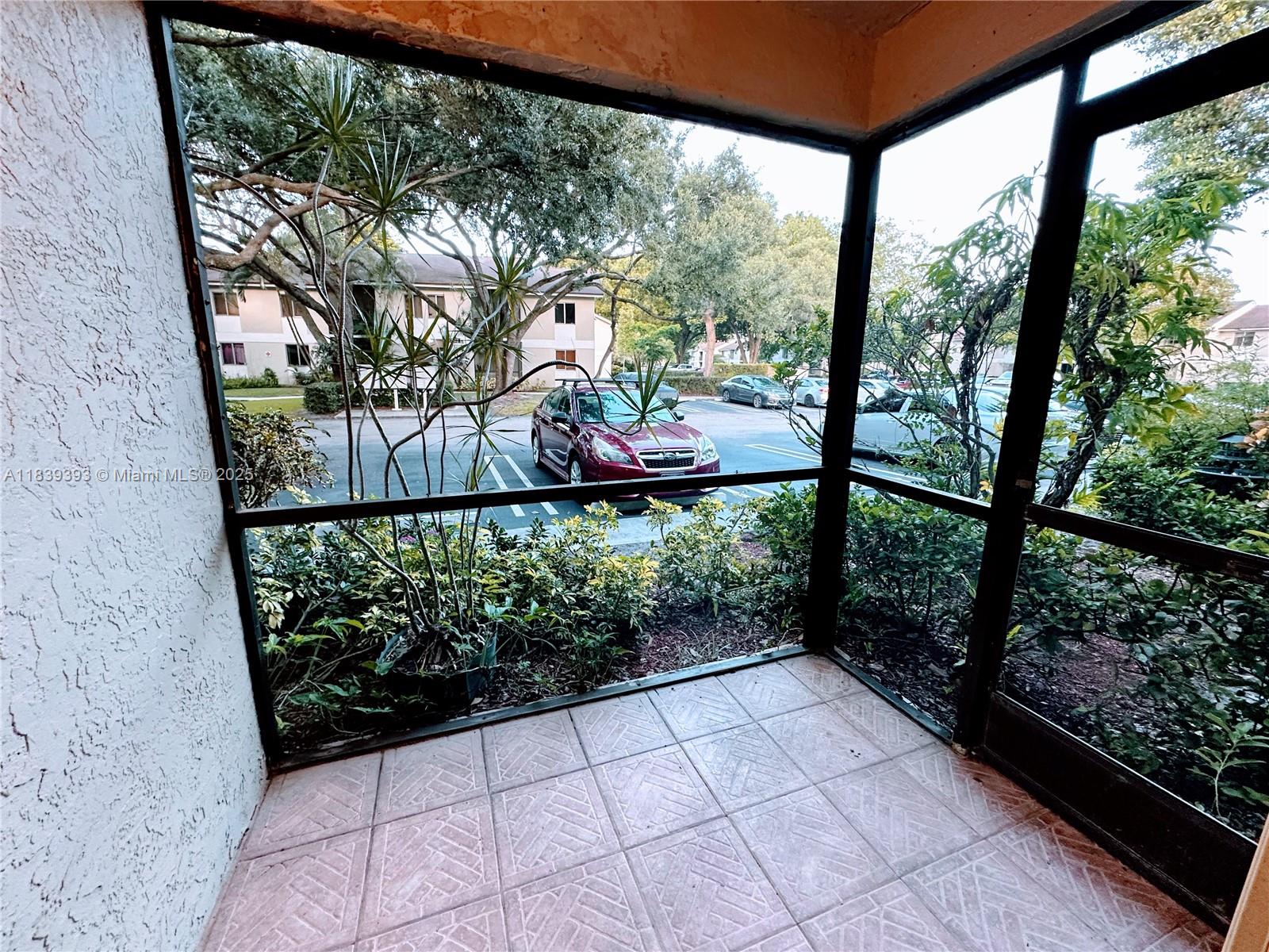 303 Gardens Dr # 105