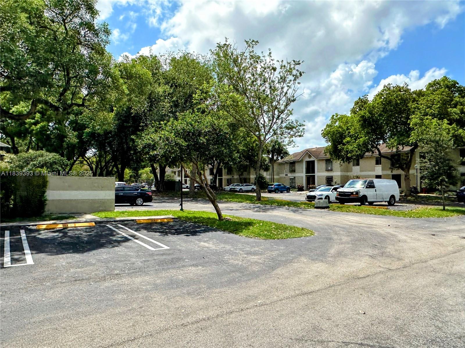 303 Gardens Dr # 105