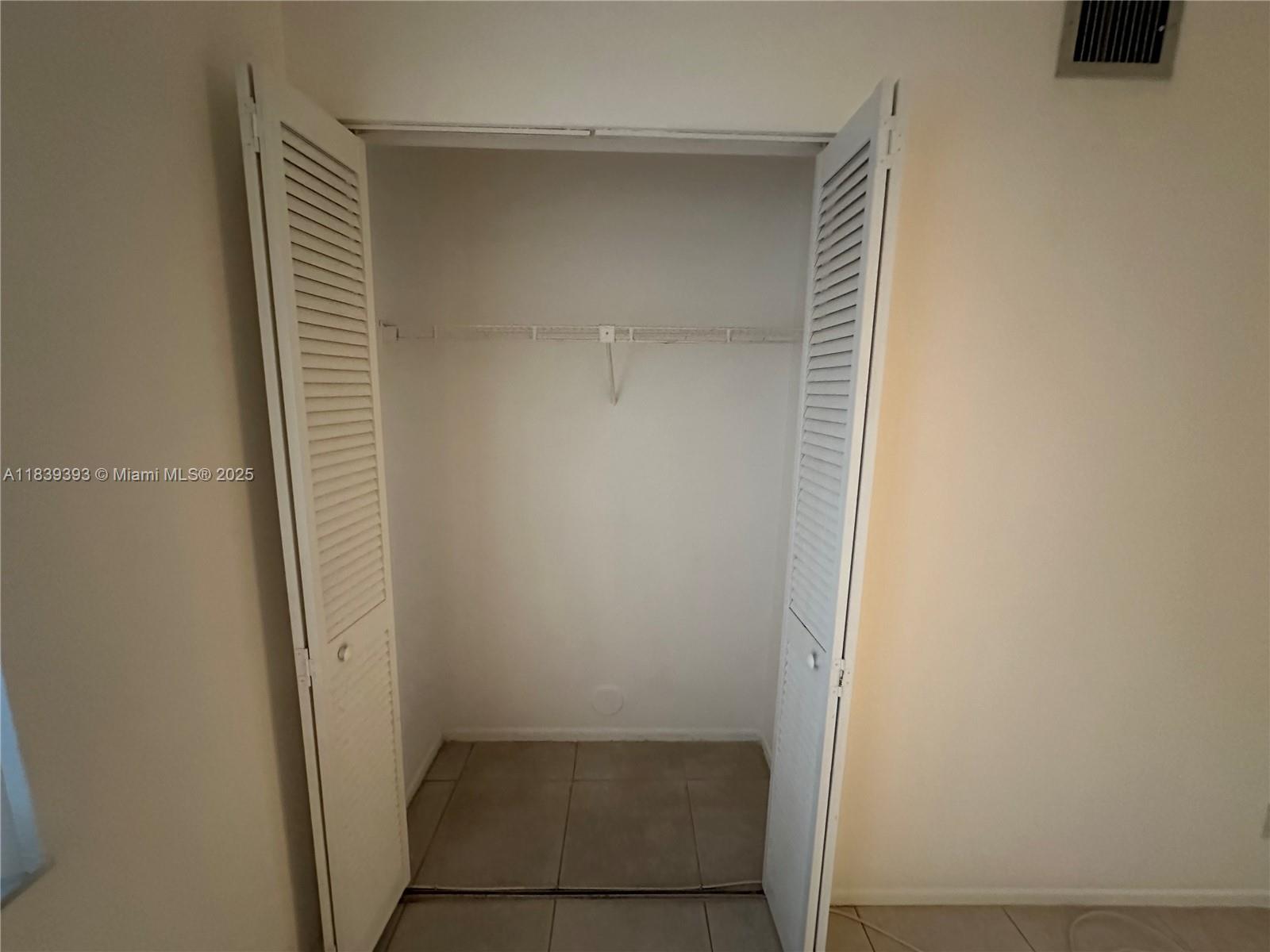 303 Gardens Dr # 105