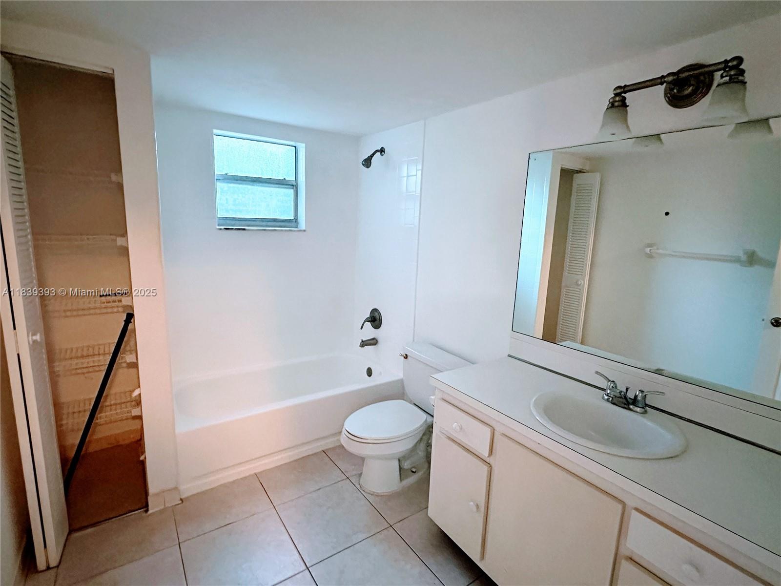 303 Gardens Dr # 105