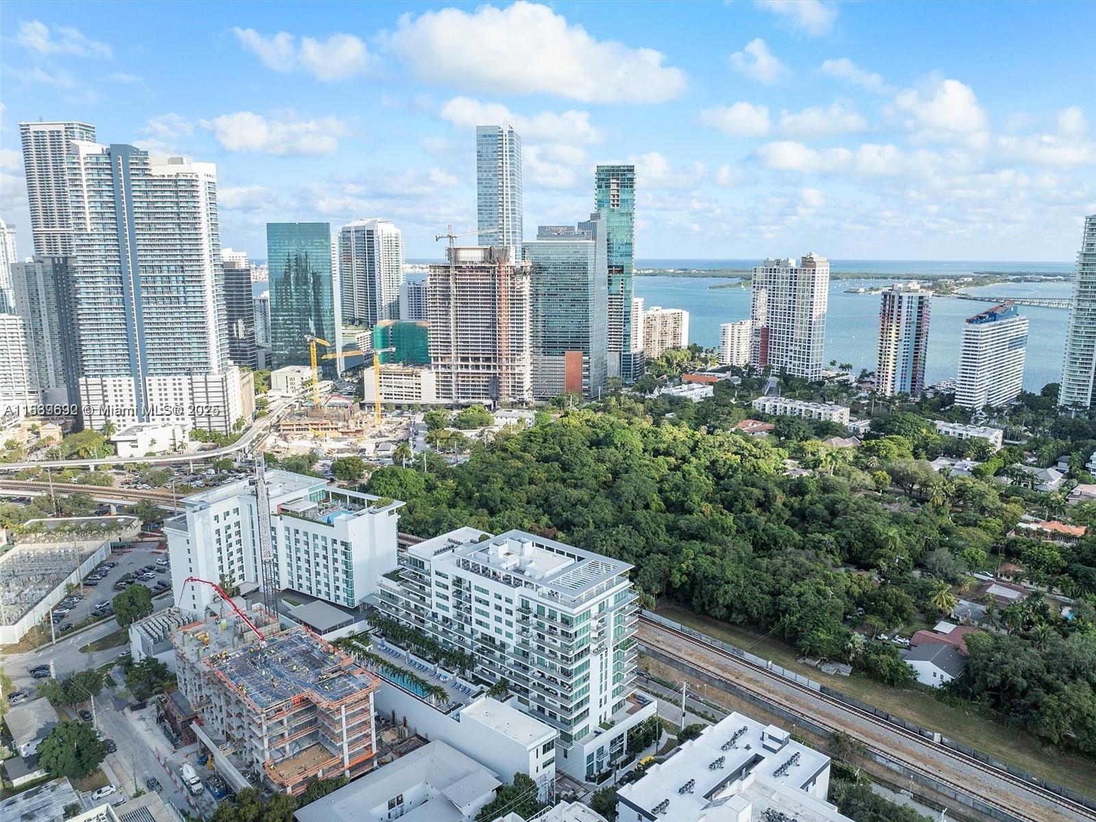 1600 SW 1st Ave # 813
