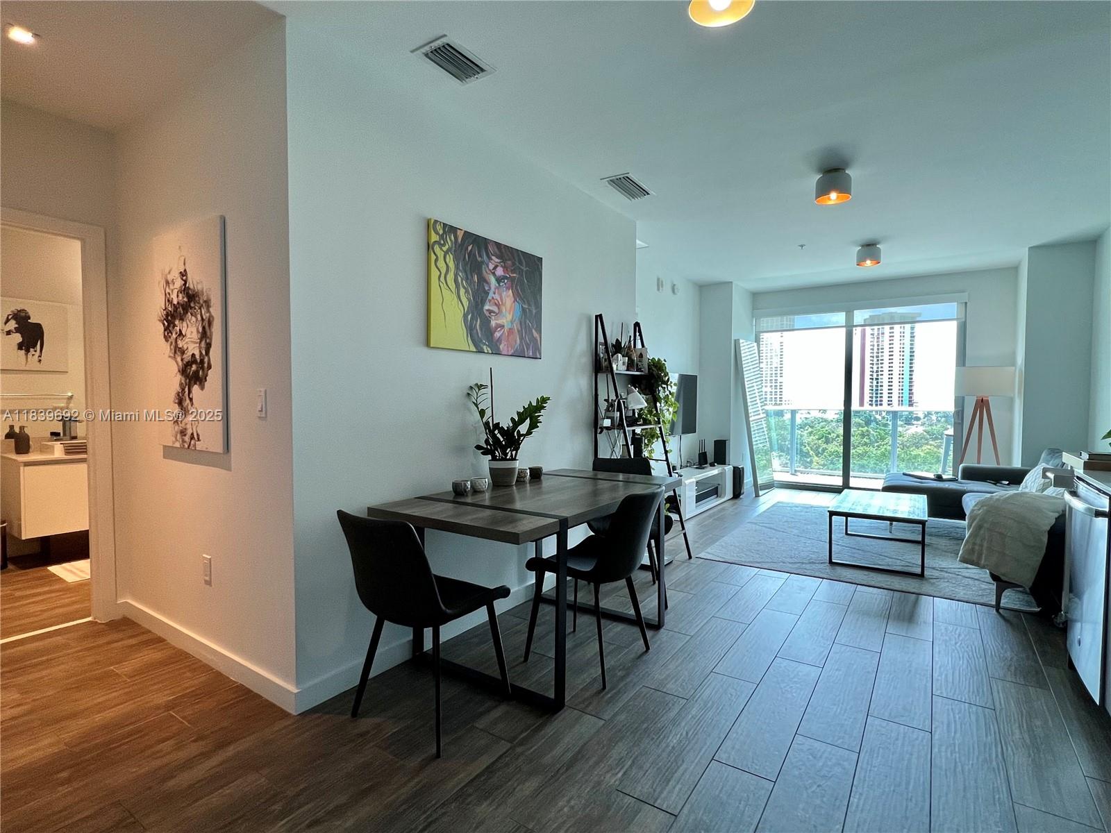 1600 SW 1st Ave # 813