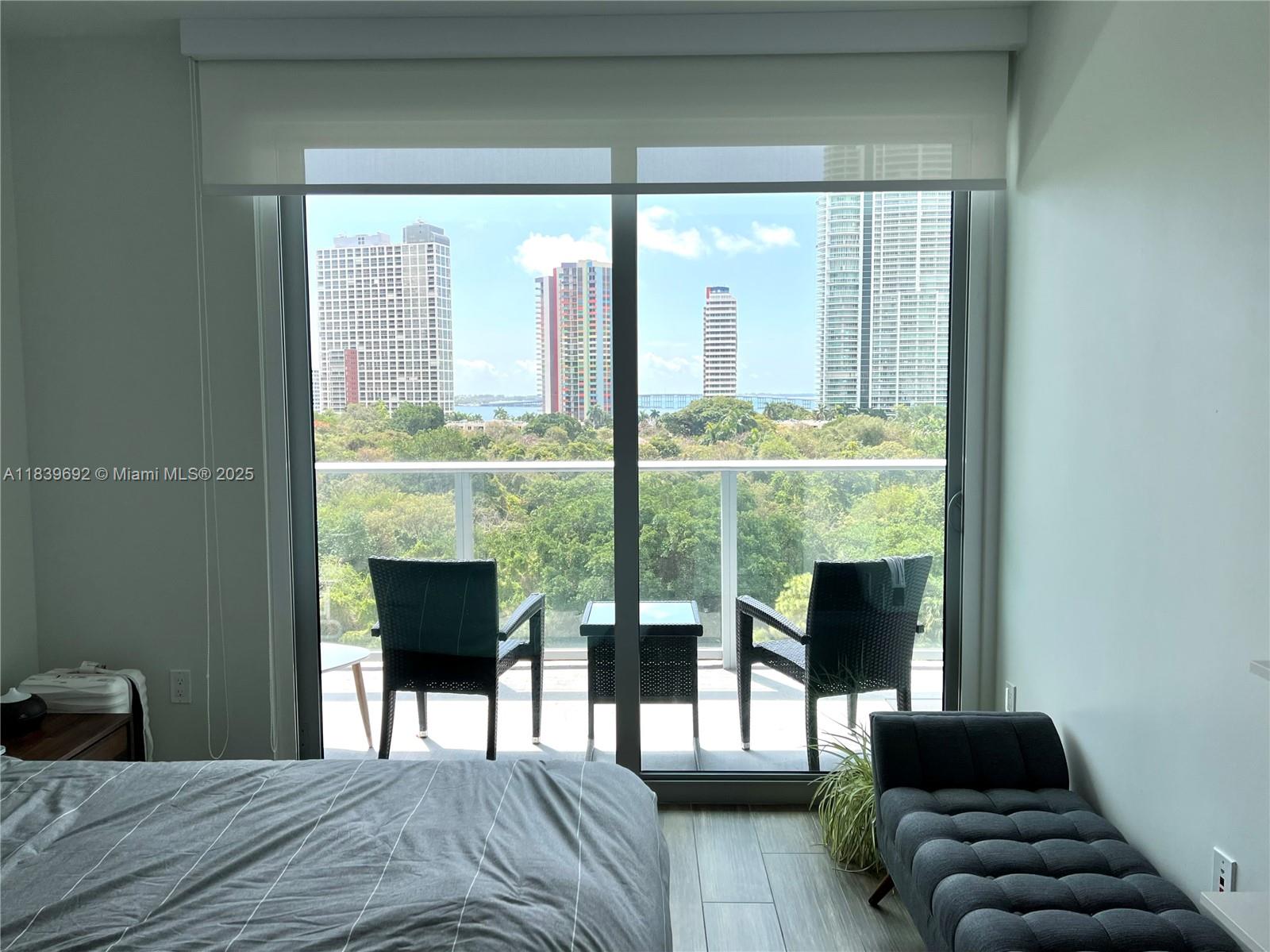 1600 SW 1st Ave # 813