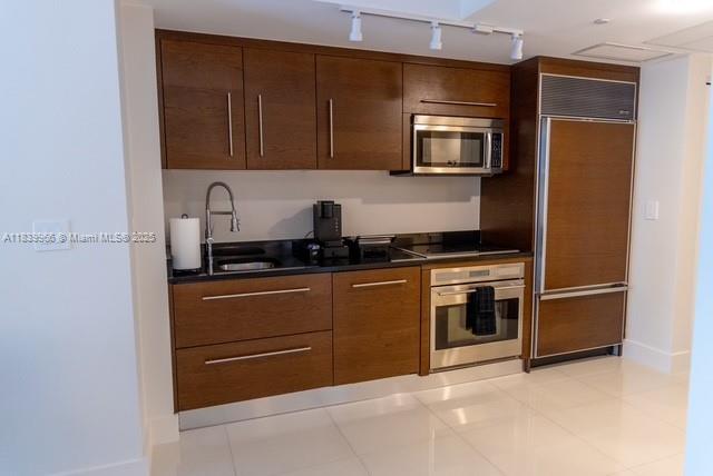 475 Brickell Ave # 3510