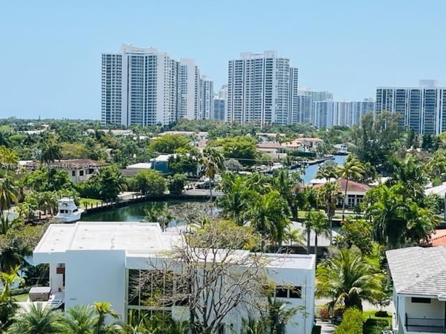 401 Golden Isles Dr # 809
