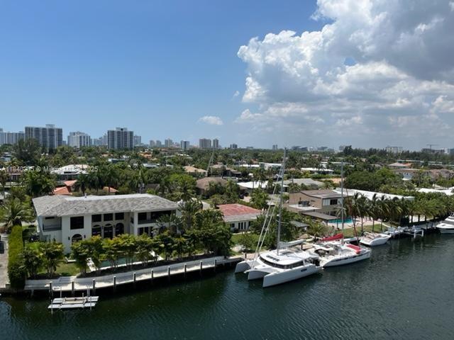 401 Golden Isles Dr # 809