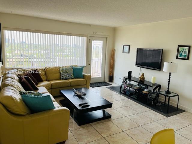 401 Golden Isles Dr # 809