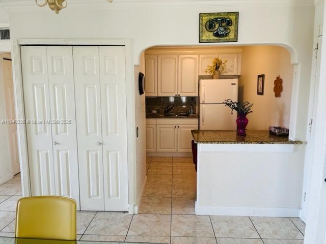 401 Golden Isles Dr # 809