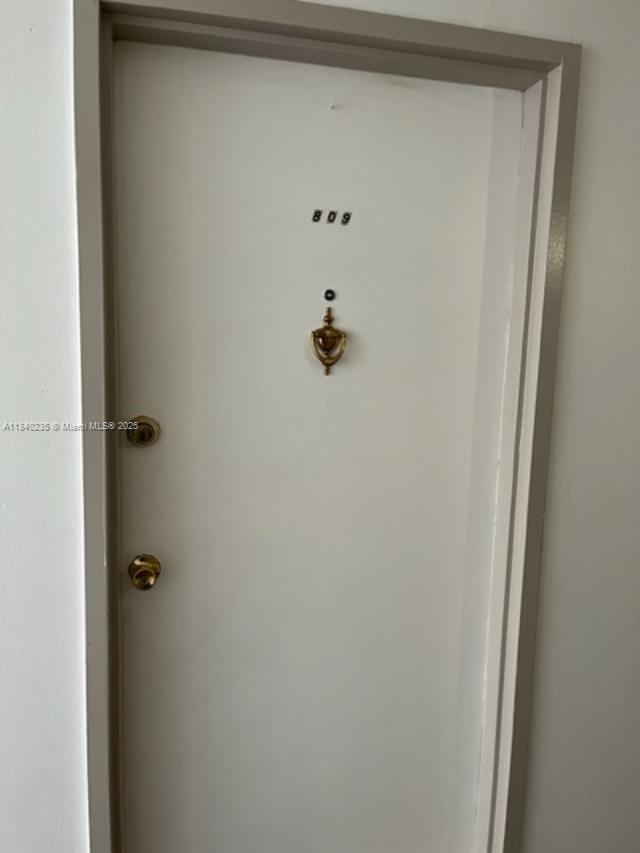 401 Golden Isles Dr # 809
