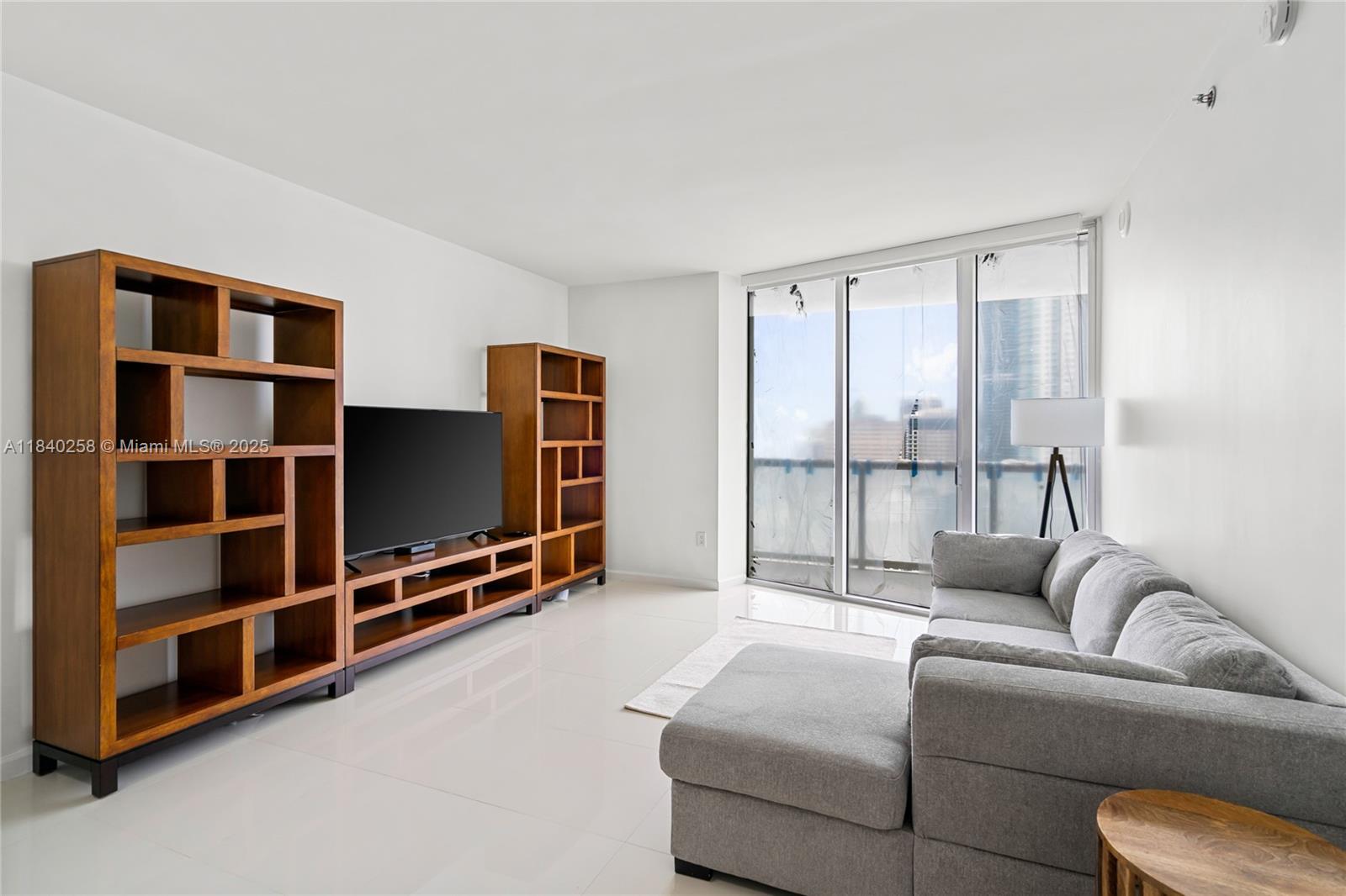 495 BRICKELL AVE # 3207