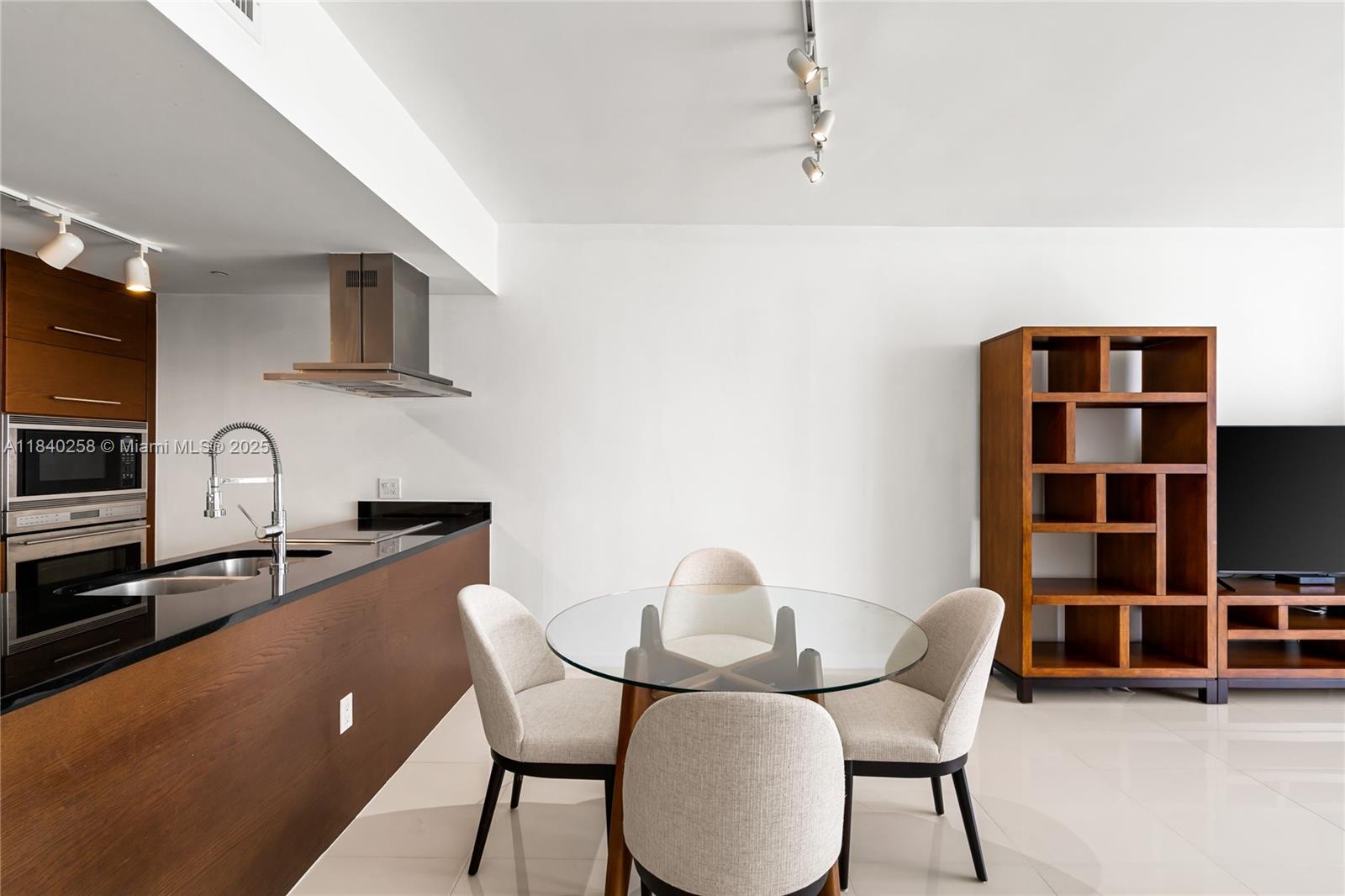 495 BRICKELL AVE # 3207