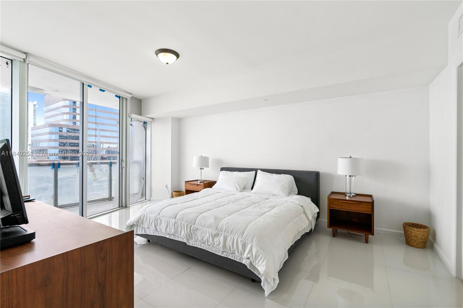 495 BRICKELL AVE # 3207