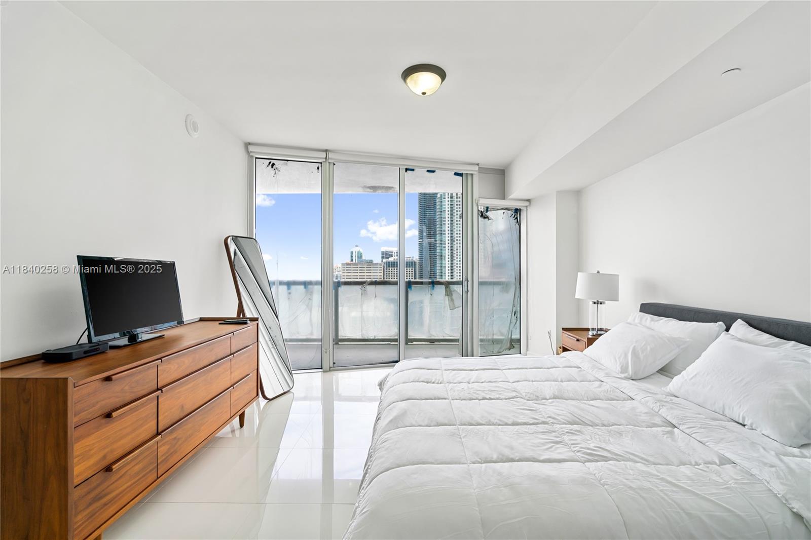 495 BRICKELL AVE # 3207