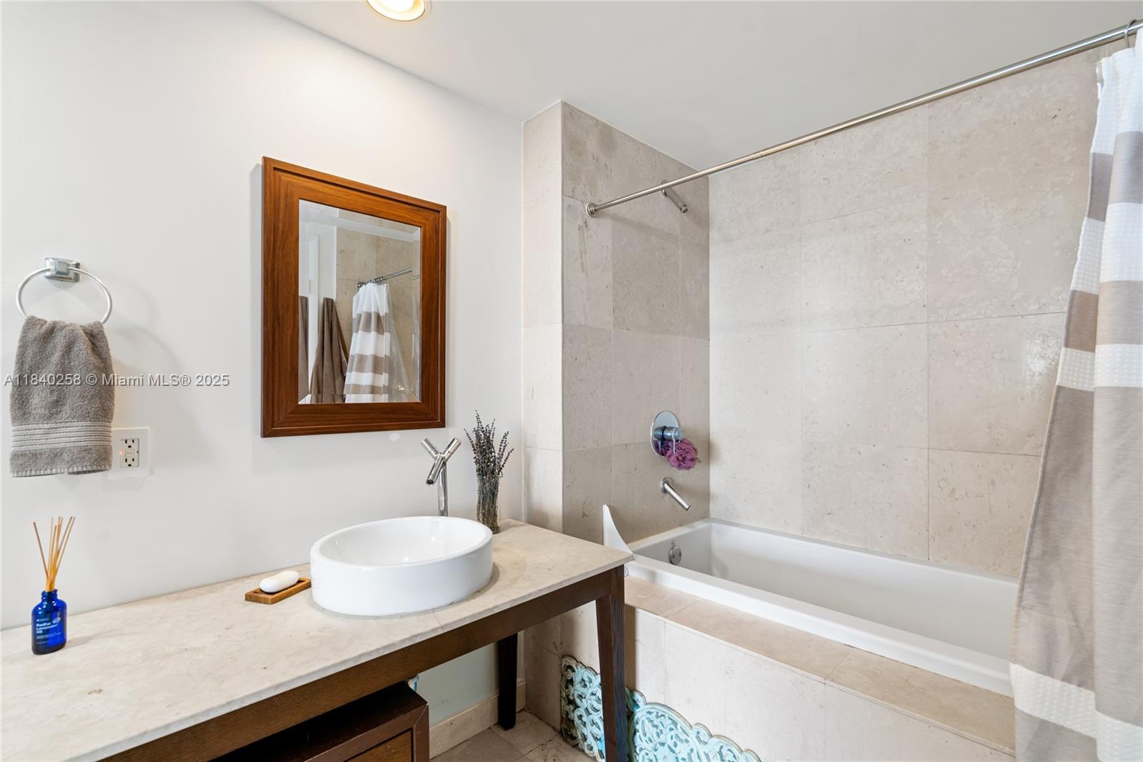 495 BRICKELL AVE # 3207