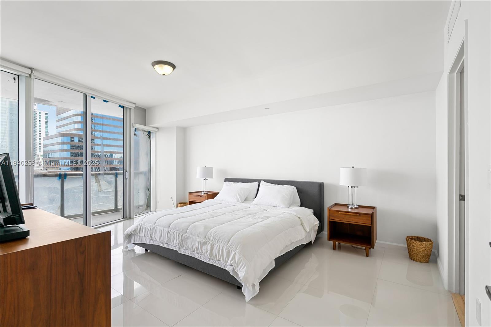 495 BRICKELL AVE # 3207
