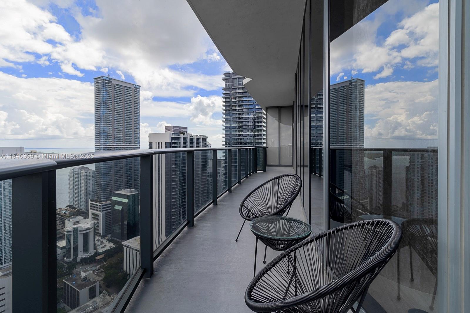 45 SW 9th St # 4501
