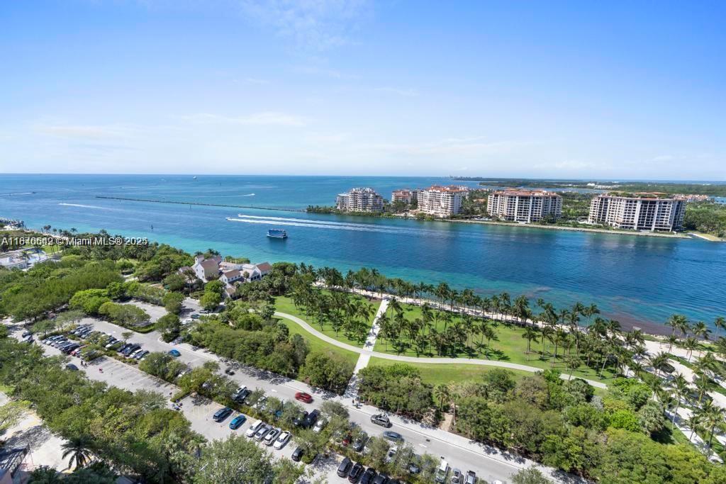 300 S Pointe Dr # 2201