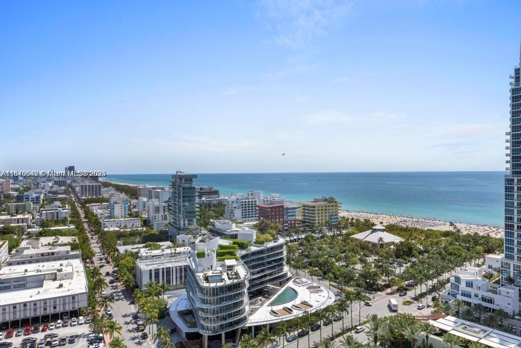 300 S Pointe Dr # 2201