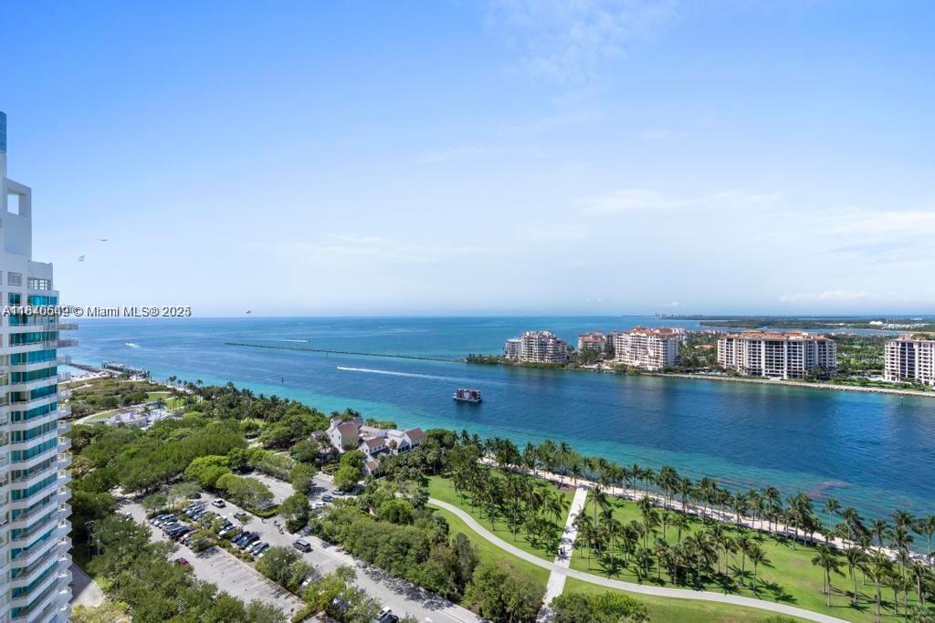 300 S Pointe Dr # 2201