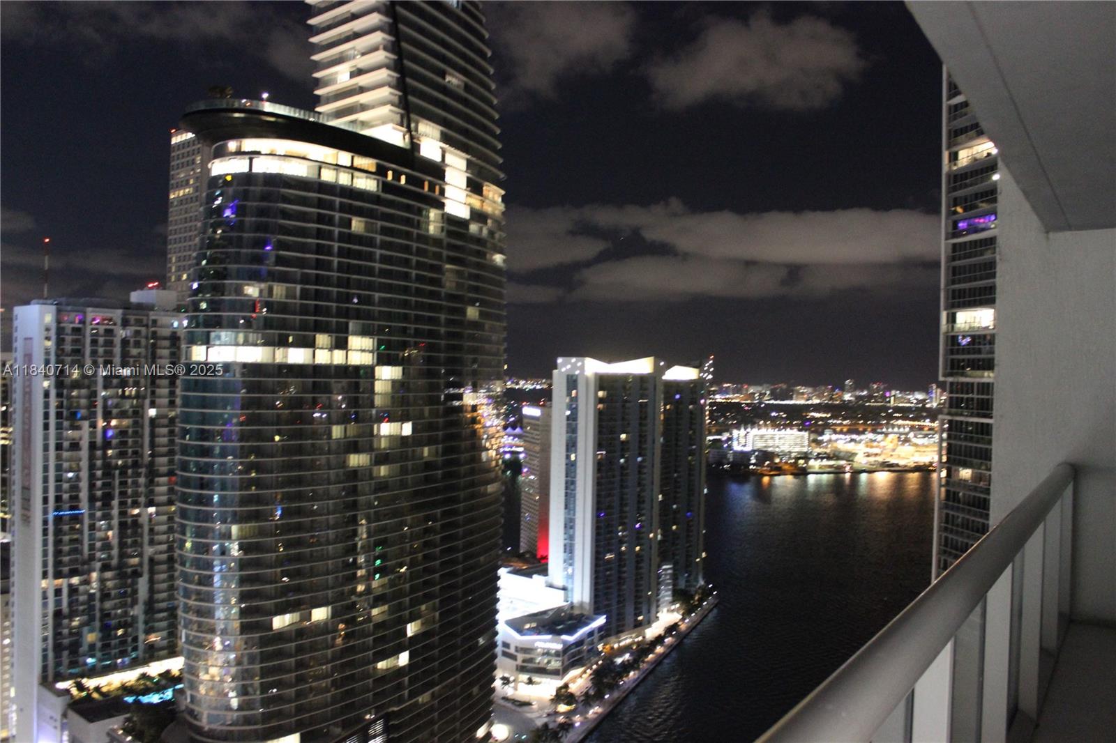 485 Brickell Ave # 4203