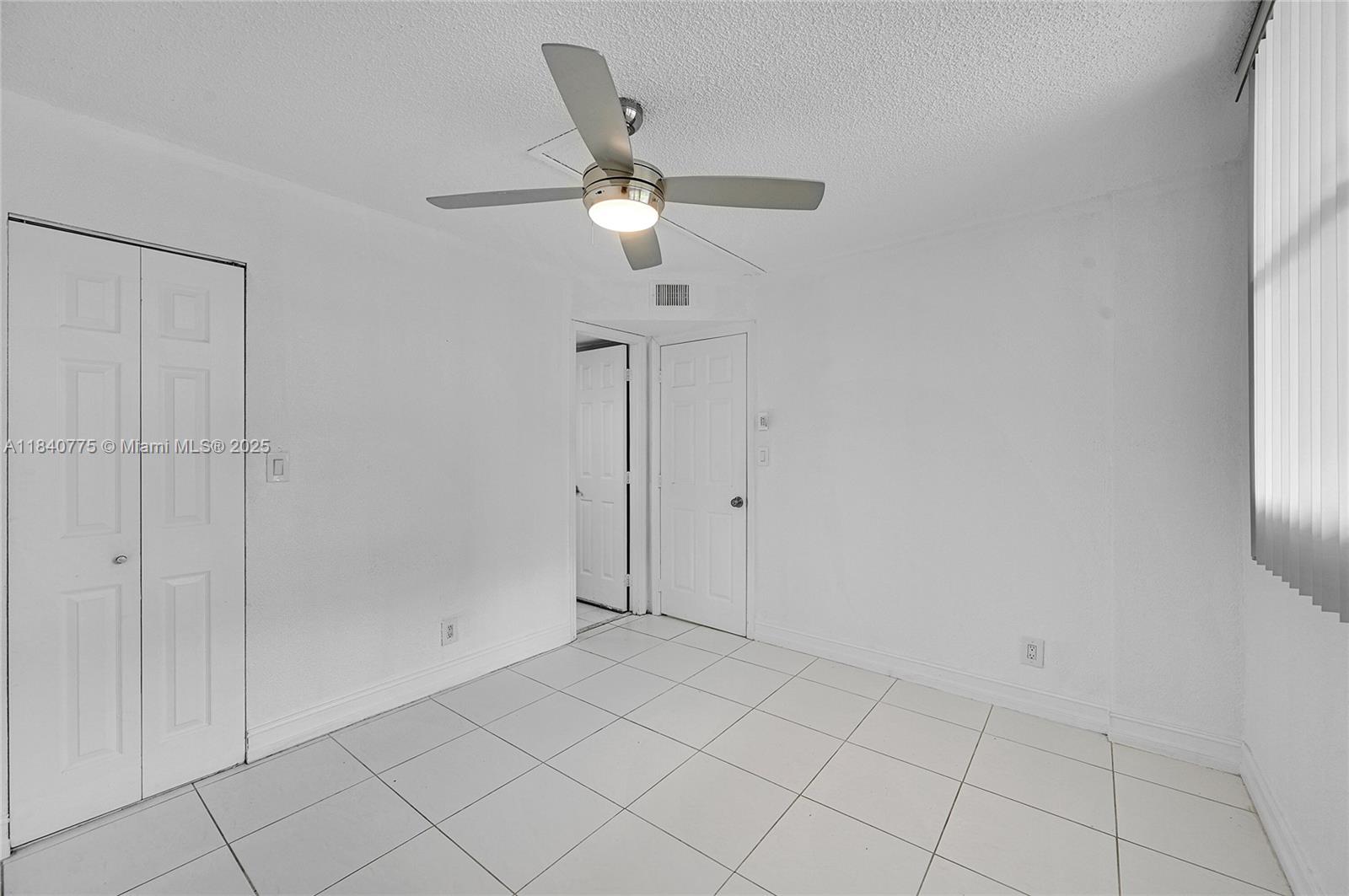 112 S Royal Park Dr # 1C