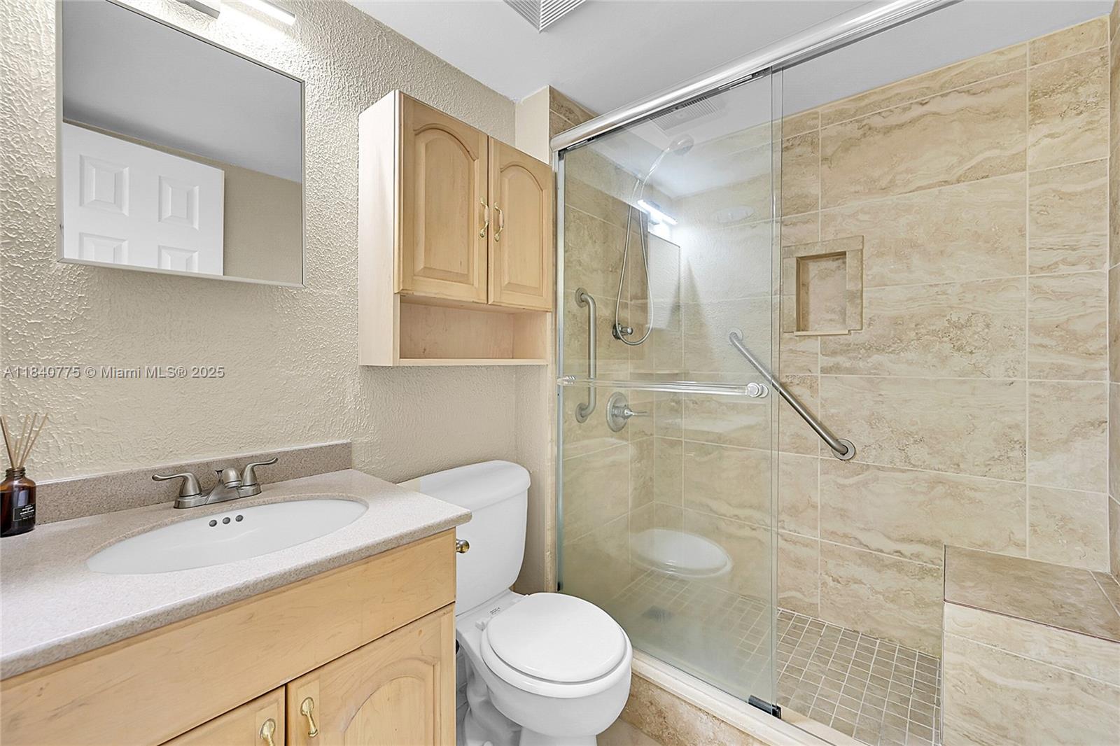 112 S Royal Park Dr # 1C