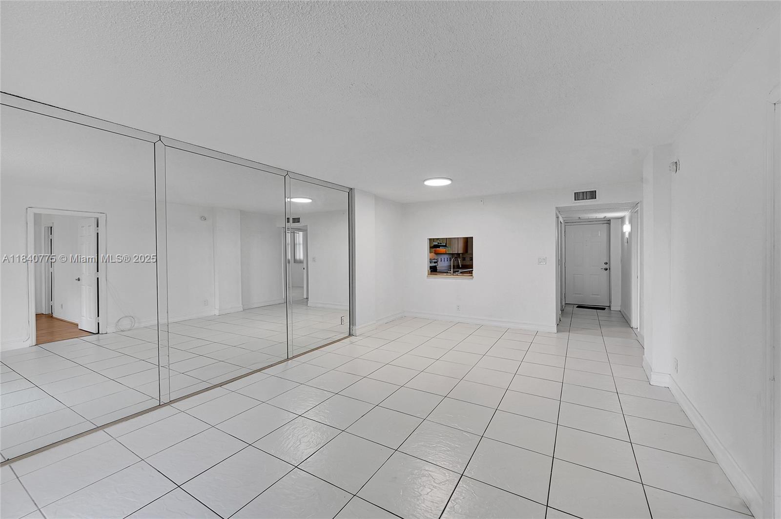 112 S Royal Park Dr # 1C