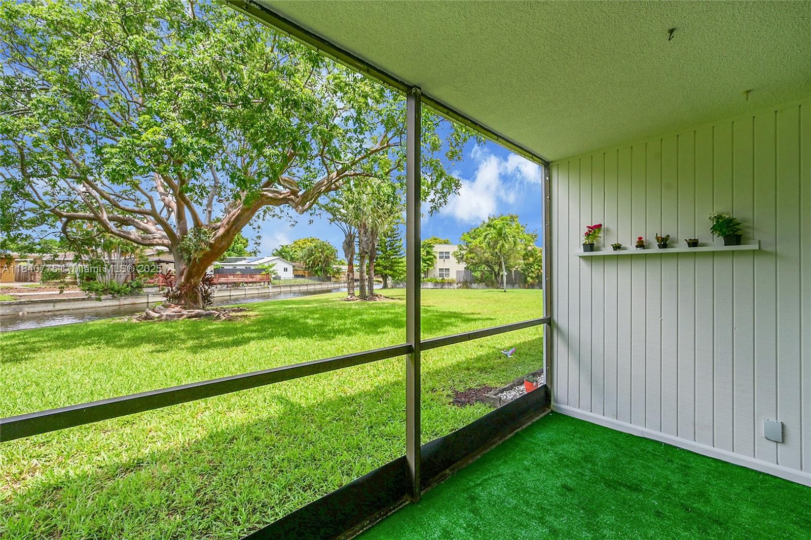 112 S Royal Park Dr # 1C