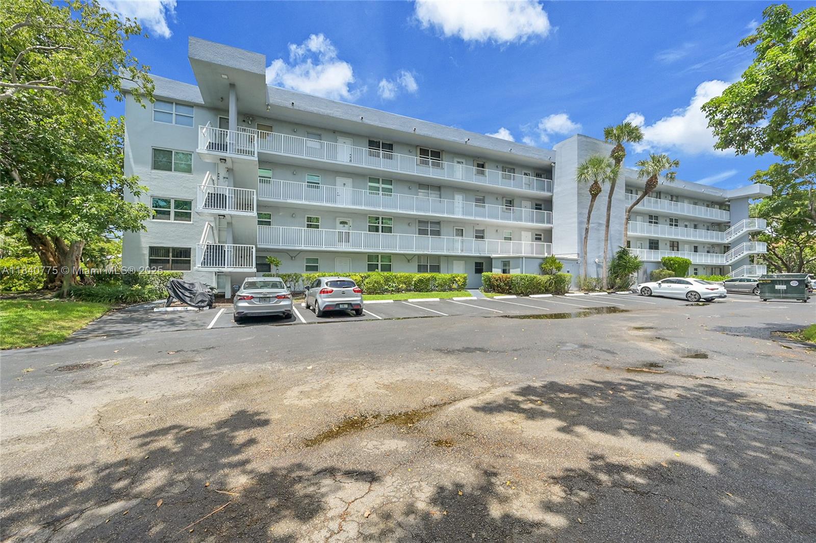 112 S Royal Park Dr # 1C