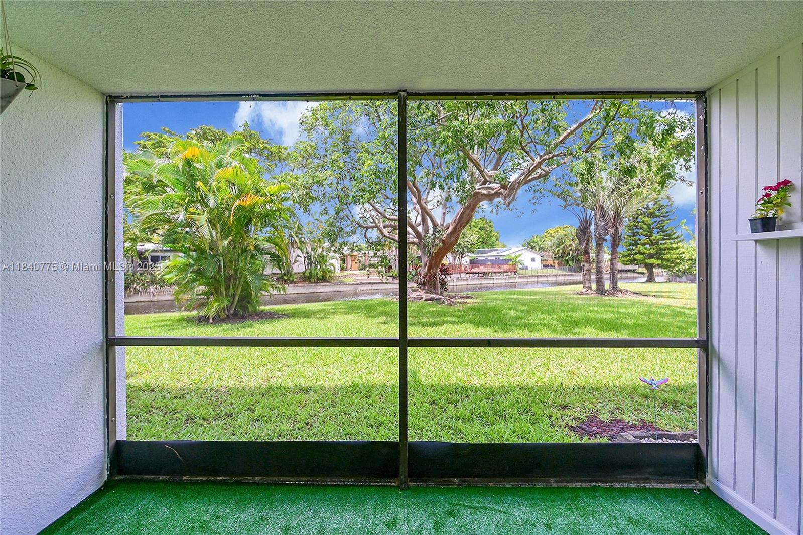 112 S Royal Park Dr # 1C