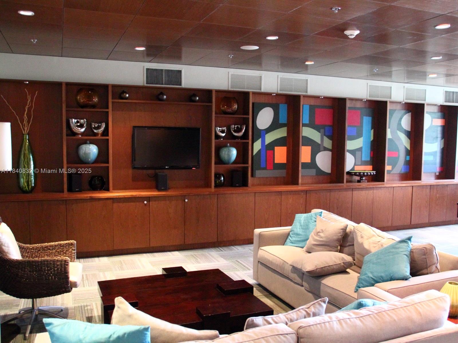 2641 N Flamingo Rd # 404N