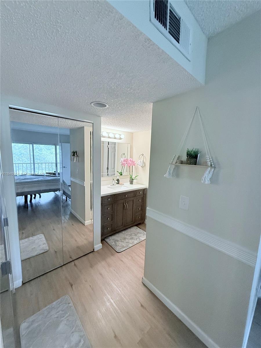 1566 SE Royal Green Cir # 203, Port St. Lucie Unit: 203