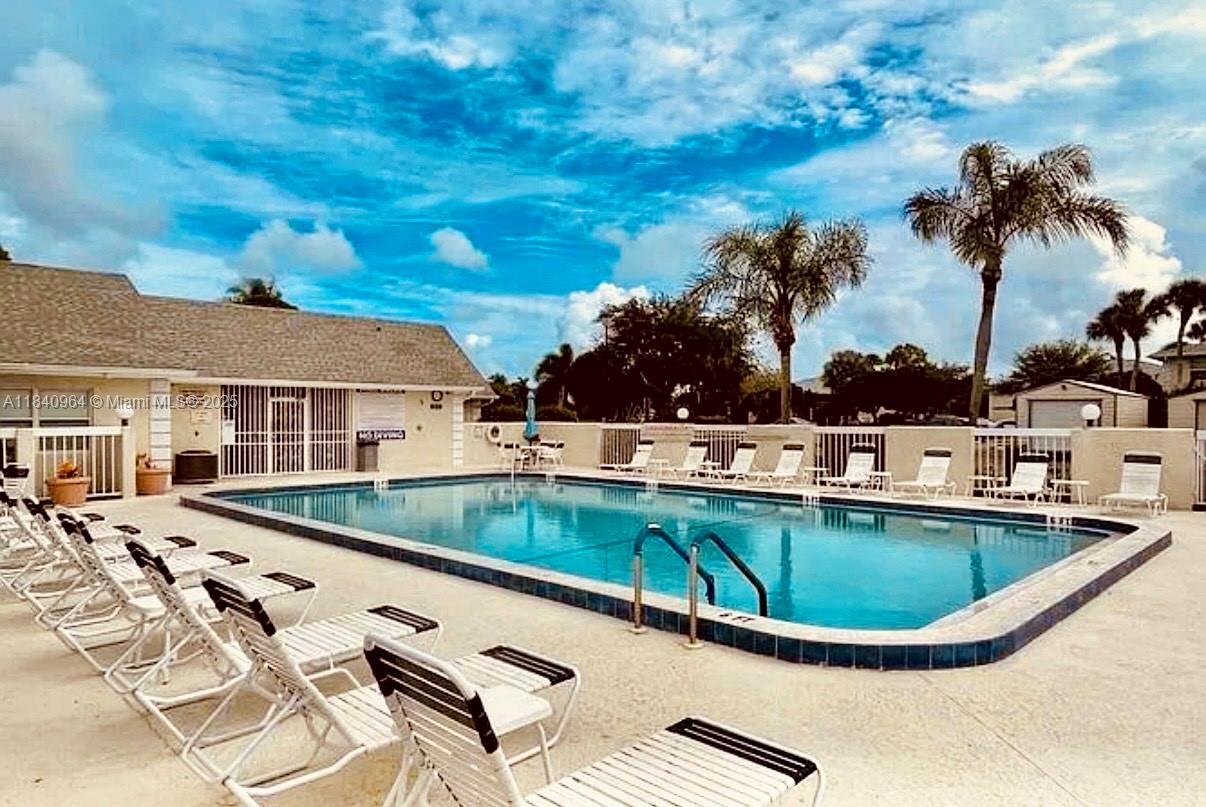 1566 SE Royal Green Cir # 203, Port St. Lucie Unit: 203