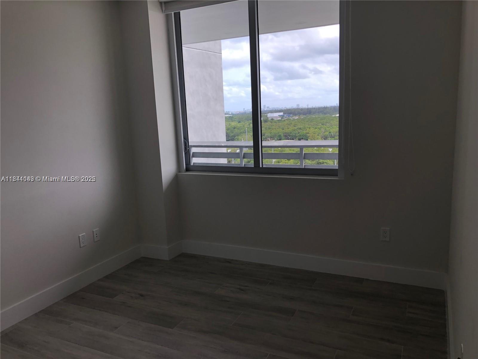 16385 Biscayne Blvd # 1205