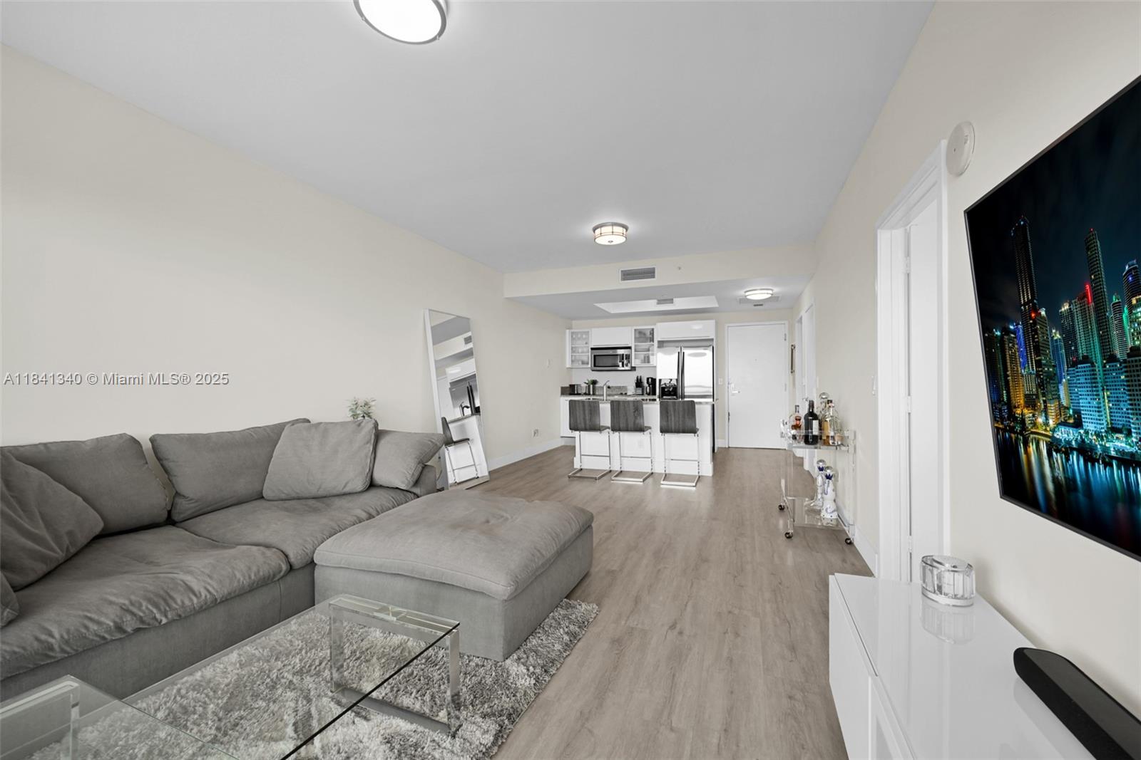 888 Biscayne Blvd # 4102