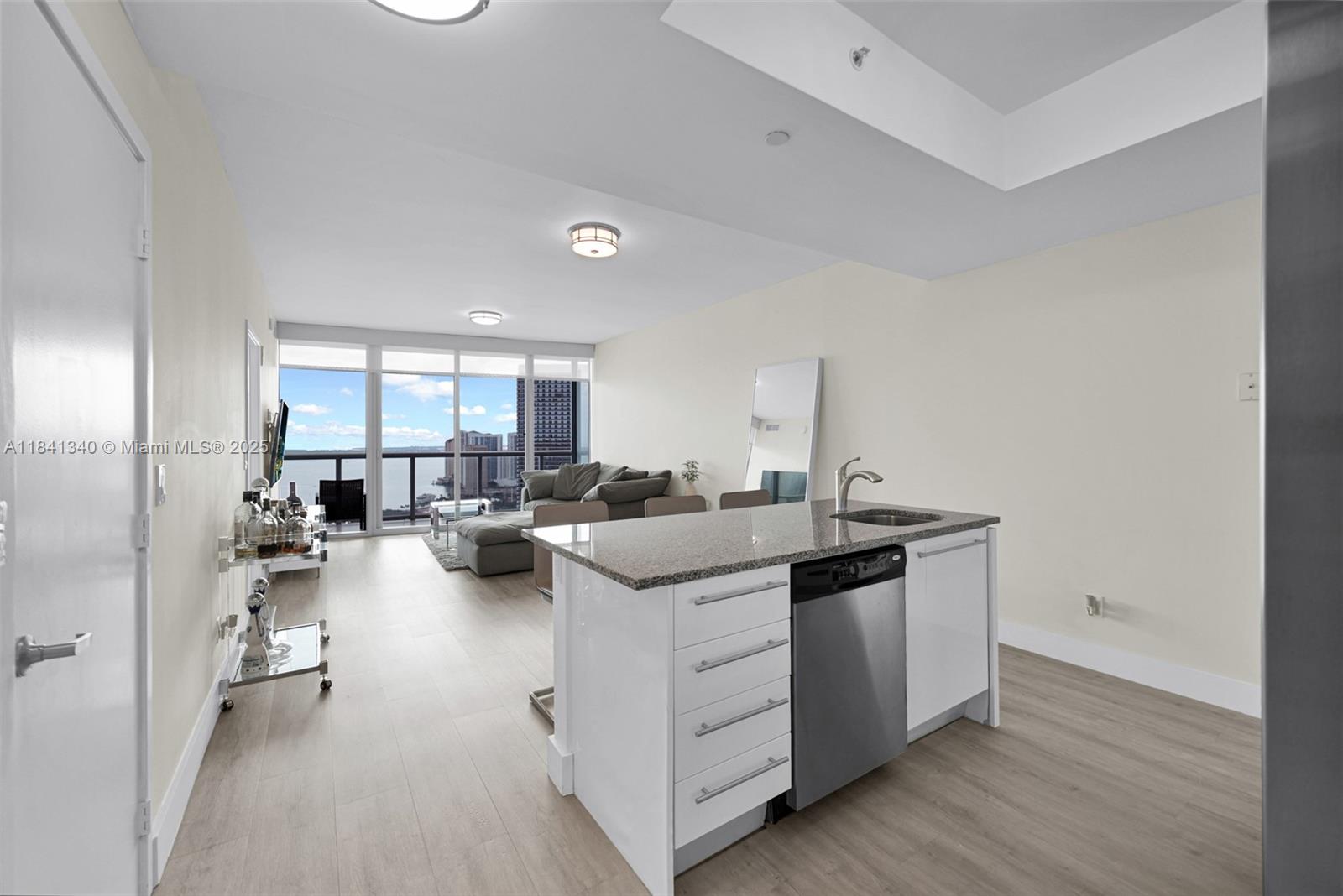 888 Biscayne Blvd # 4102