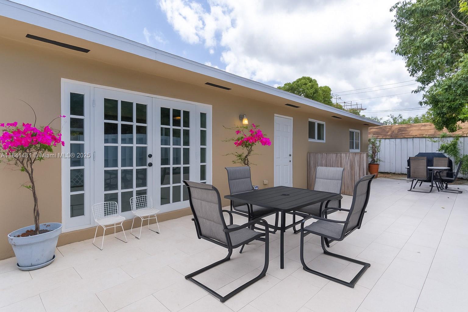 3165 Jackson Ave # 3